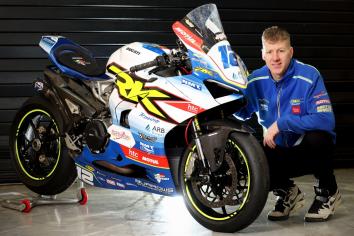 Ian Hutchinson to make his Ducati debut in Supersport